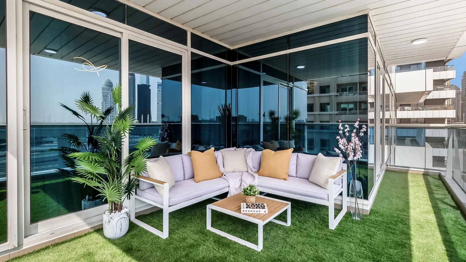Spacious 3 Bedroom Newly Furnished - Dubai Marina Apartment