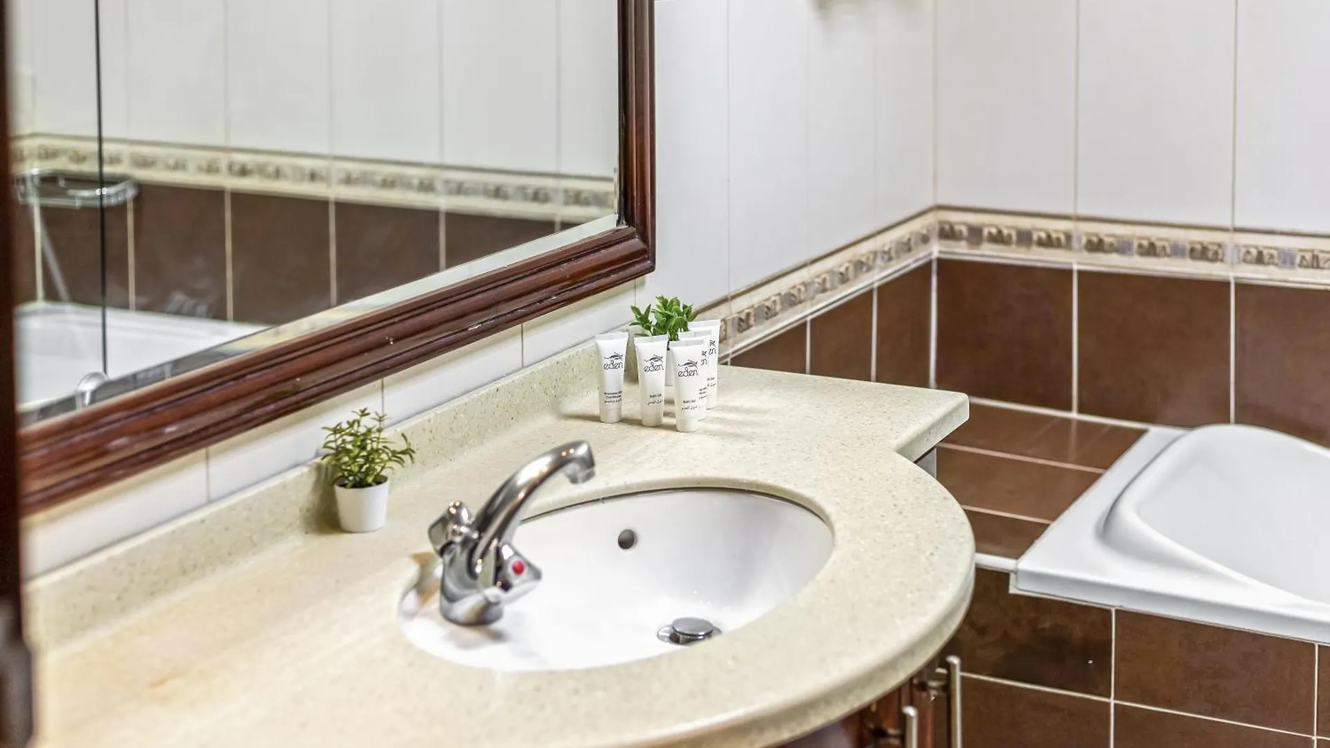 Spacious 3 Bedroom Newly Furnished - Dubai Marina Apartment